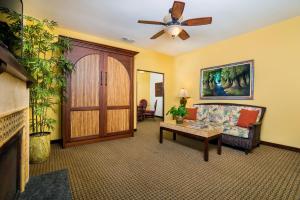 Pantai Inn - Nearby Attractions