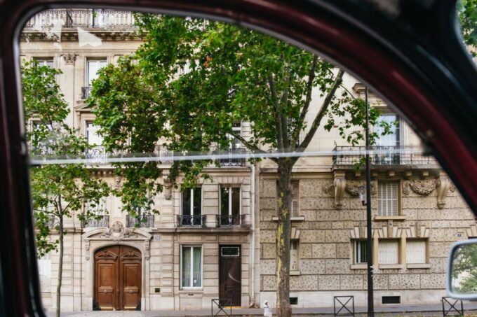 Paris: 1-Hour Vintage Citroen 2CV Tour - Optional Extras Available