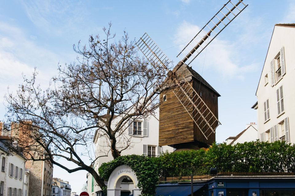 Paris: Hidden Gems of Montmartre With Local Guide - Unique Experiences in Montmartre