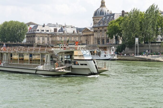 Paris: Seine River Cruise and Lunch at Le Bistro Parisien - Comfortable Cabin Environment