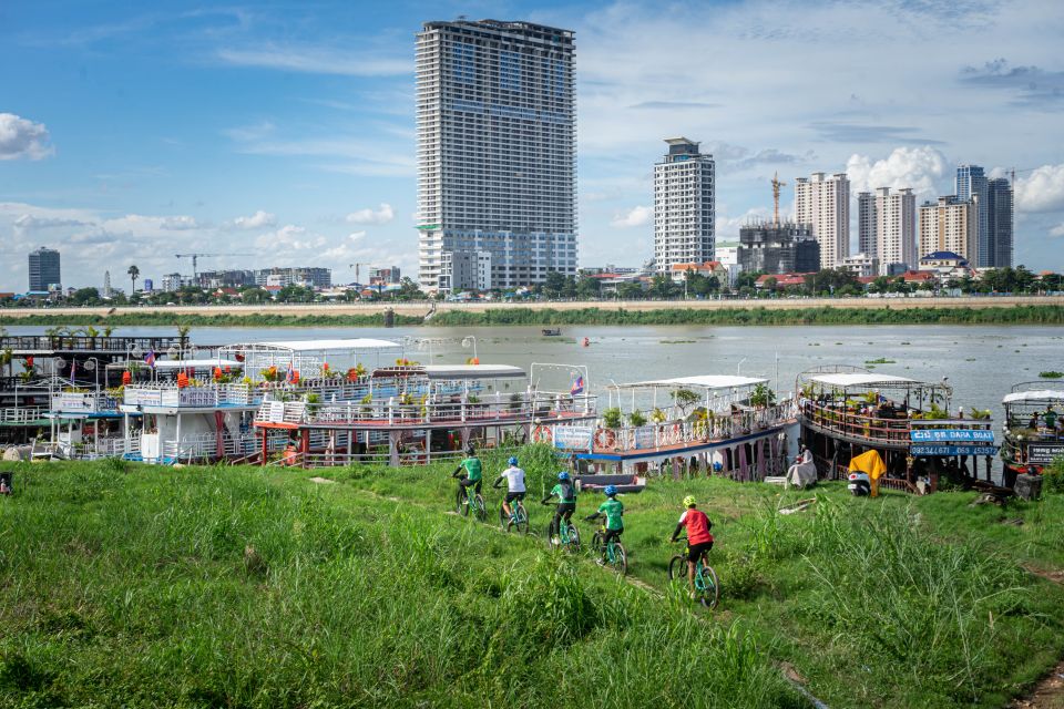 Phnom Penh: Bike & Boat Guided Tour Included Snacks & Beers - Customer Reviews