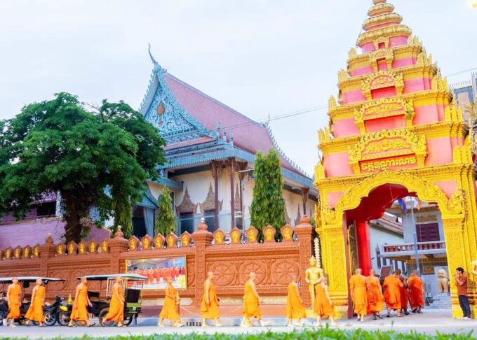 Phnom Penh City 01DAY Private Tour With Tour Guide - Russian Market Experience