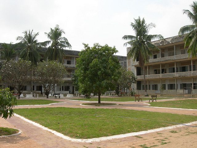 Phnom Penh Private Tour Tuol Sleng & Choeng Ek Killing Field - Transportation and Comfort