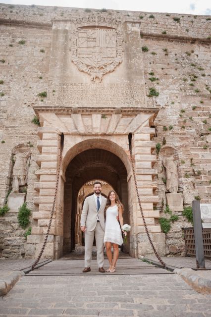 Photoshoot Experience at Dalt Vila Castle- Old Town Magic - Additional Services