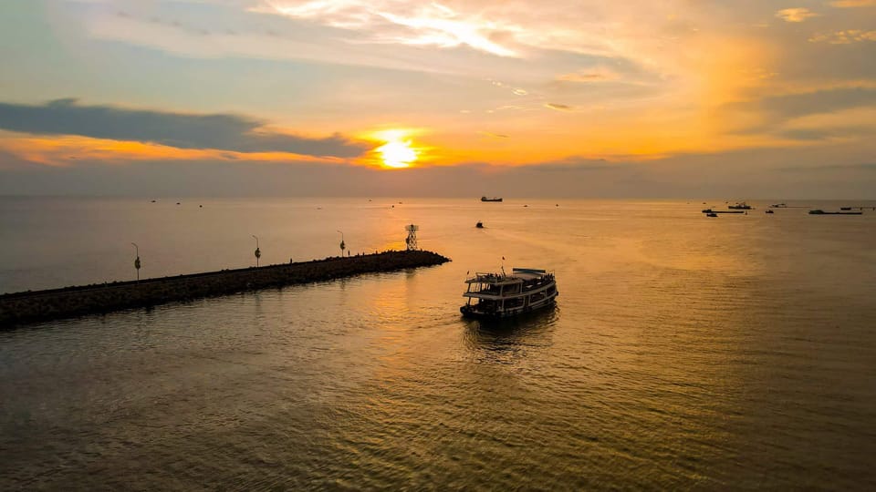 Phu Quoc: Sunset and Squid Fishing Boat Tour With Dinner - Booking and Cancellation Policy