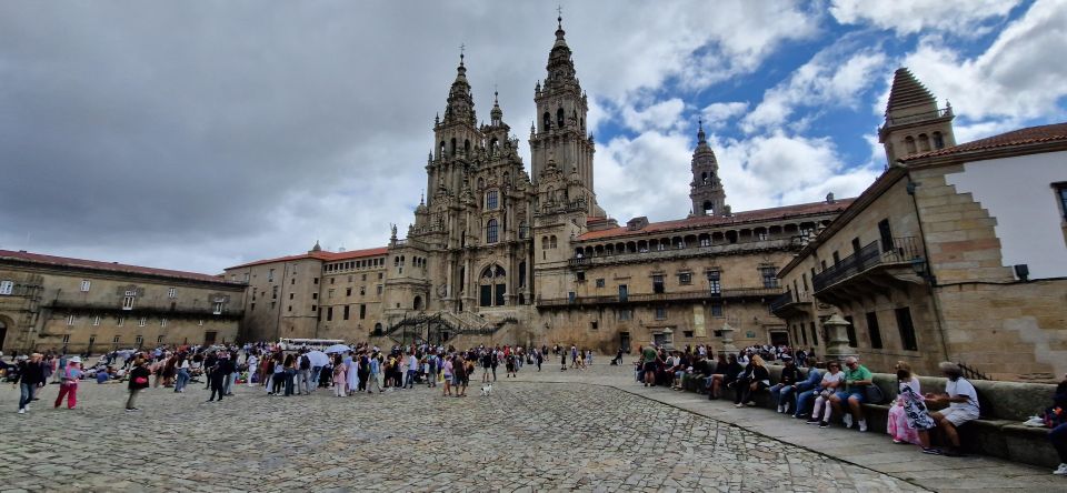 Premium Porto Santiago Compostela Tour Lunch & Wine Tasting - Frequently Asked Questions