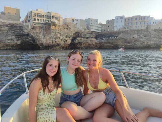 PRIVATE BOAT TOUR BETWEEN MONOPOLI AND POLIGNANO A MARE - Booking Information