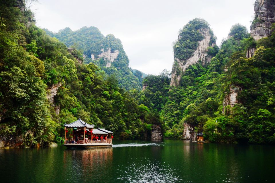 Private Day Tour to Yellow Dragon Cave & BaoFeng Lake - Boat Ride at Baofeng Lake