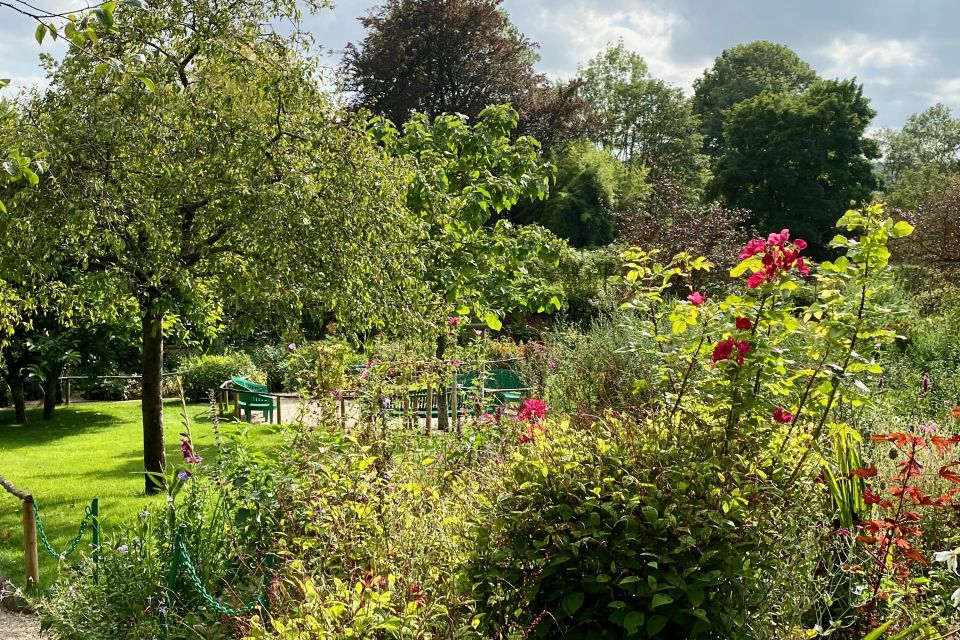 Private Giverny Half-Day Trip From Paris by Mercedes - Customer Reviews