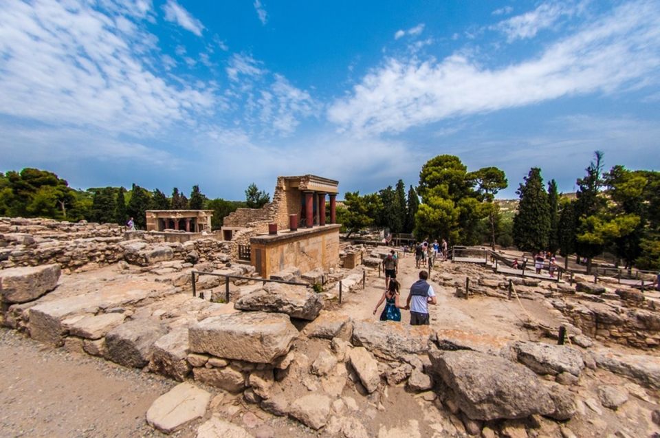 Private Knossos Skip the Line Tour Inc. Lunch & Wine Tasting - Booking Information