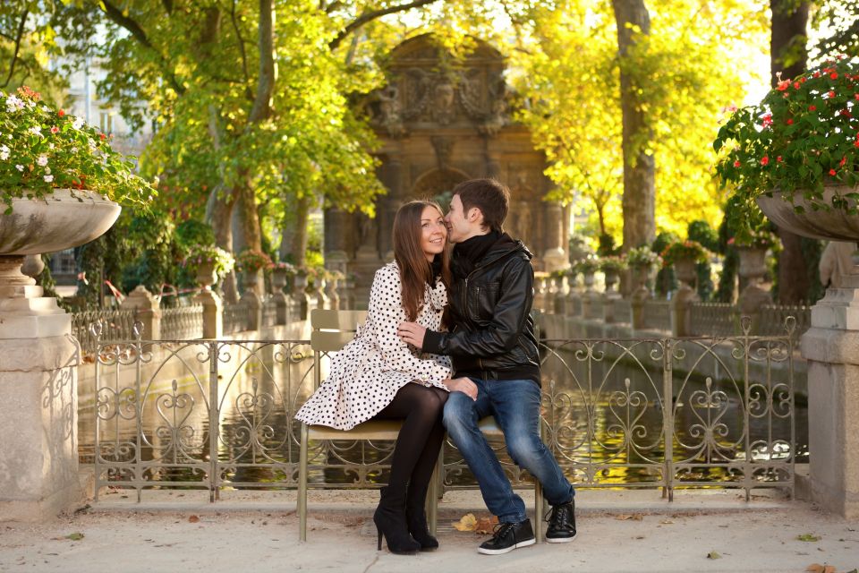 Private Tour of Luxembourg Gardens & Skip-the-line Panthéon - Language Options Available