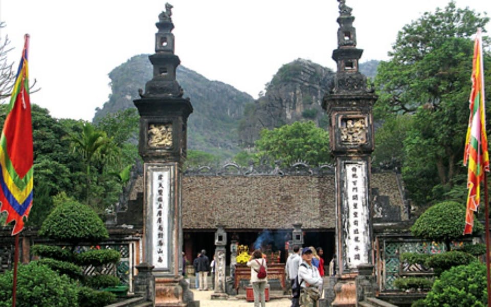 Private Trip:Hanoi - Hoa Lu - Trang an - Hang Mua 1 Day Tour - Mua Cave Adventure