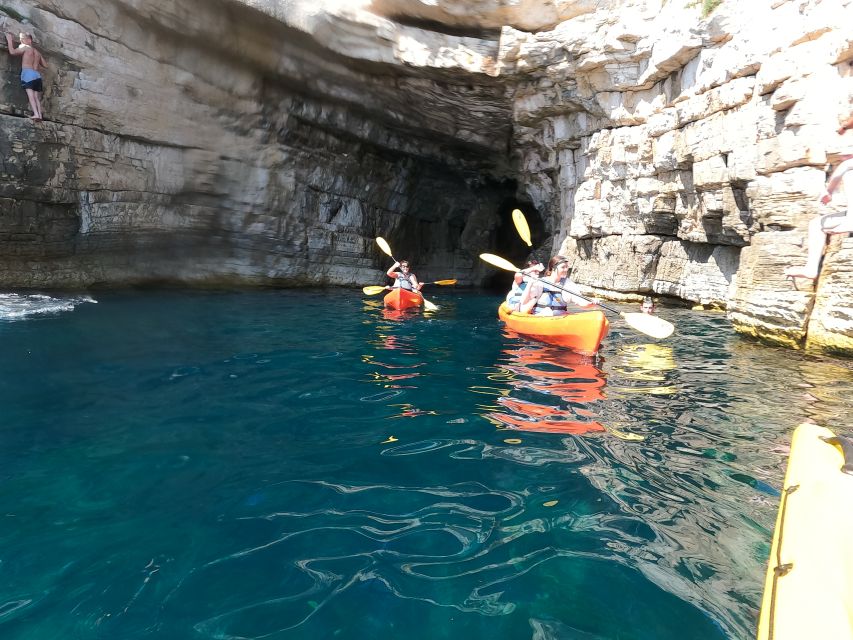 Pula: Sea Cave and Cliffs Guided Kayak Tour in Pula - Exploring the Seagulls Rocks Beach