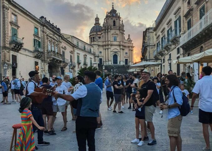 Ragusa Guided Walking Tour - Tour Duration and Language