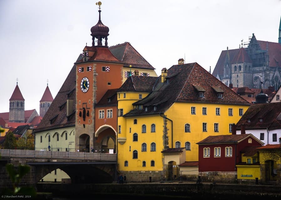 Regensburg: Old Town of Regensburg With Stadtamhof - Immersive Old Town Tour Experience