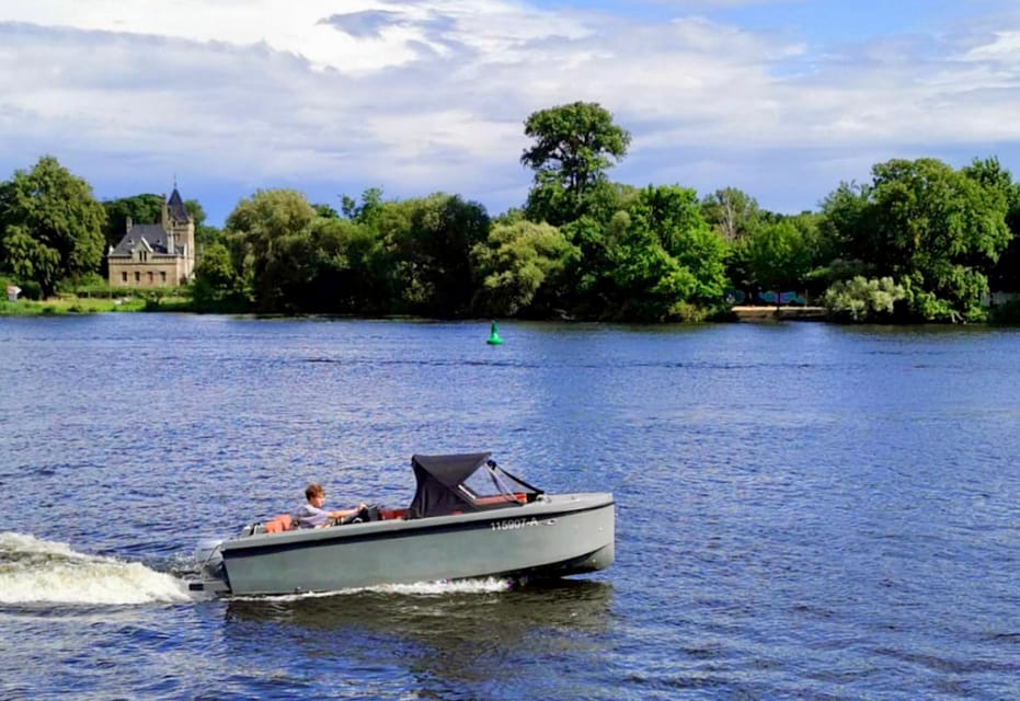 Rent a License-Free Motorboat for 6 PAX - Nearby Facilities and Amenities