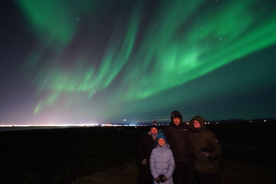 Reykjavik: Premium Northern Lights Tour With Free Photos - What to Expect