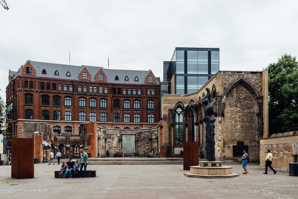 Romantic Strolls of Hamburg: A Couple's Historical Tour - Exploring Hamburg Townhall