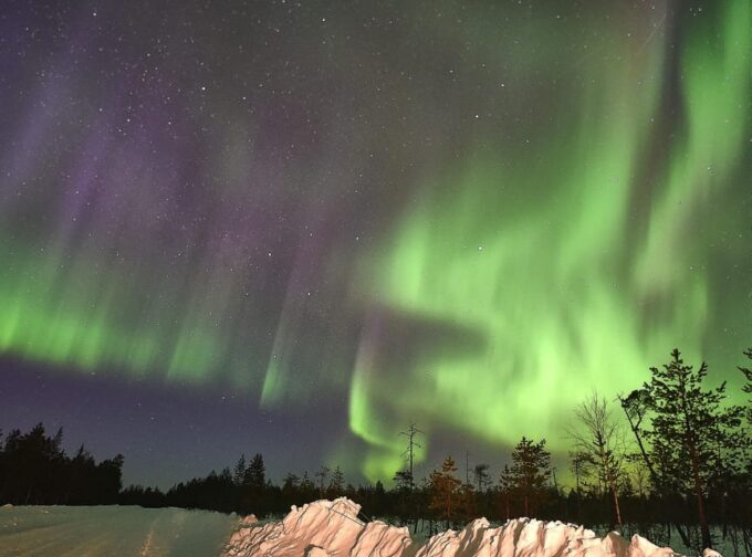 Rovaniemi: Private Aurora Hunting Tour With Meal - Photography Services