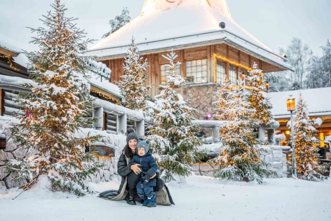 Rovaniemi: Private Pro Photoshoot in Santa Claus Village - Pricing and Booking Information
