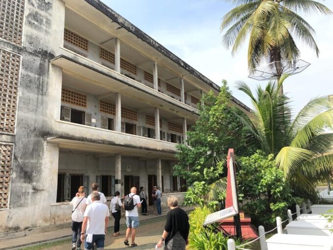 Royal Palace, S-21 Genocide, National Museum & Killing Field - Royal Palace Experience