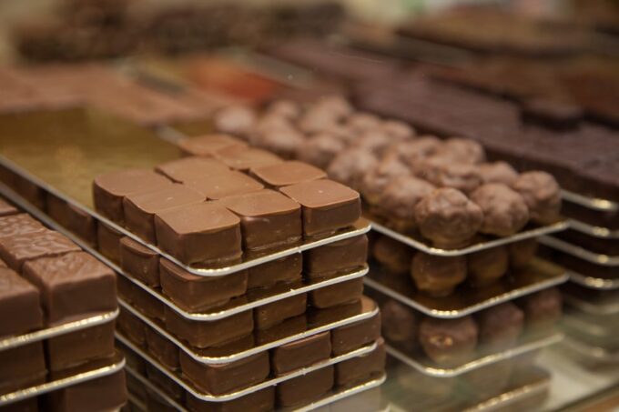 Saint-Germain-des-Prés: Pastry and Chocolate Walking Tour - Meeting Point Details