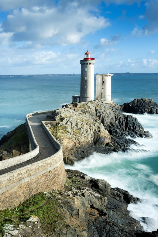 Saint-Malo & Dinard- Day Trip With Luxury Minivan From Paris - Tour Support and Communication