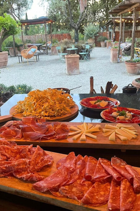 San Gimignano: Home Restaurant Luxury Dinner With Wine - Accessibility