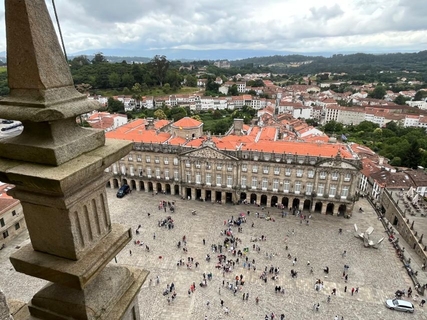 Santiago De Compostela: Cathedral & Carraca Tower Roofs Tour - Frequently Asked Questions