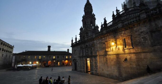 Santiago Gastronomic Night Tour - Savoring Galician Cuisine