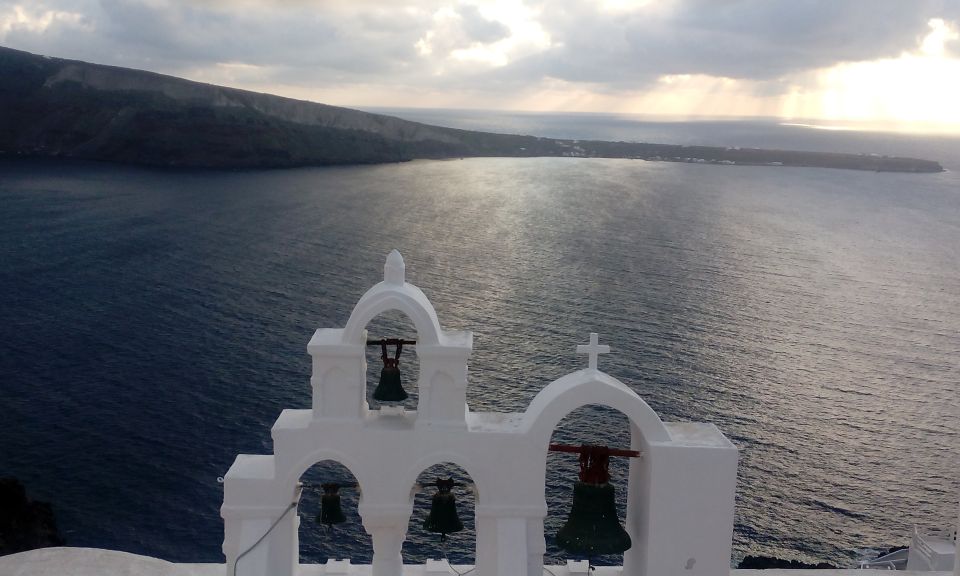 Santorini: Half-Day Sightseeing Tour With Hotel Pickup - Best Times to Visit