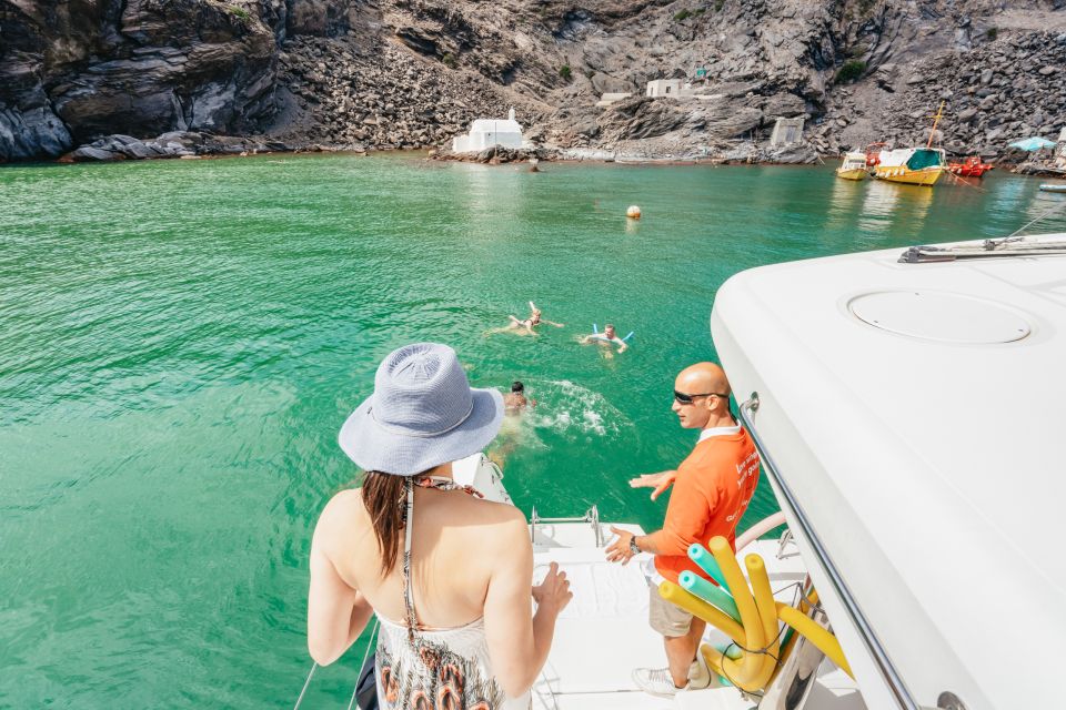 Santorini: Luxury Catamaran Day Trip With Meal and Open Bar - Customer Ratings