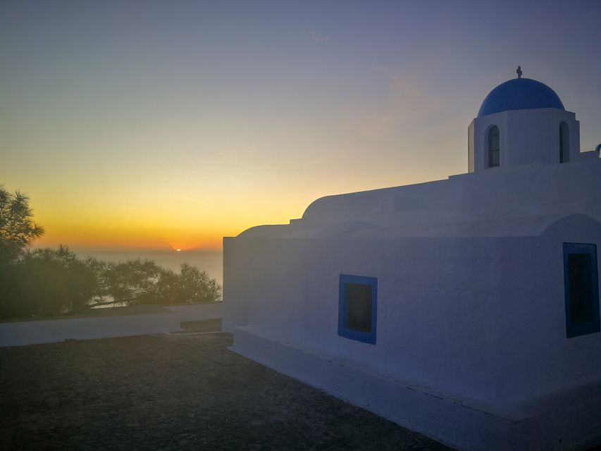 Santorini: Private Sunrise Tour With Breakfast and Oia Visit - Included Amenities and Services