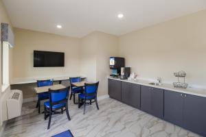 Scottish Inns & Suites Hitchcock-Santa Fe - Booking Tips