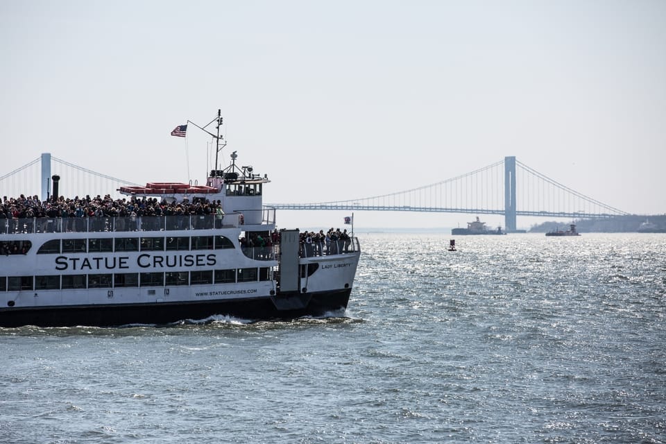 Secrets of the Statue of Liberty & Ellis Island Walking Tour - Exploring the Statue of Liberty