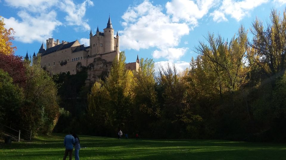 Segovia: Private City Walking Tour With Alcázar of Segovia - Experience Lavish Royal Interiors