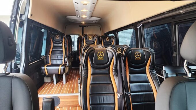Seoul: Luxury Private Car Charter - Mercedes-Benz Sprinter - Booking and Communication