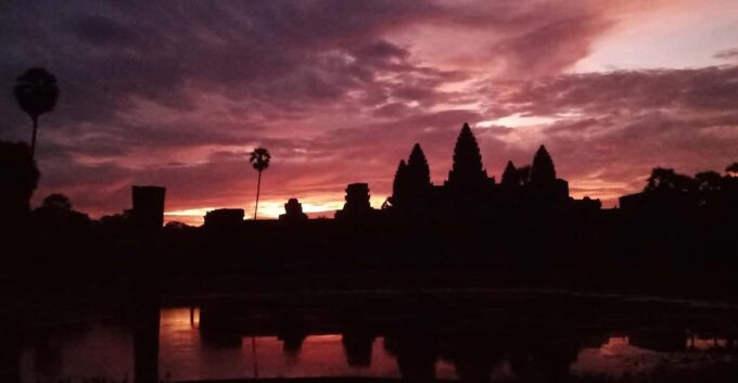 Sharing Tour With Sunrise at Angkor Wat Temple. - Sunrise Viewing at Angkor Wat