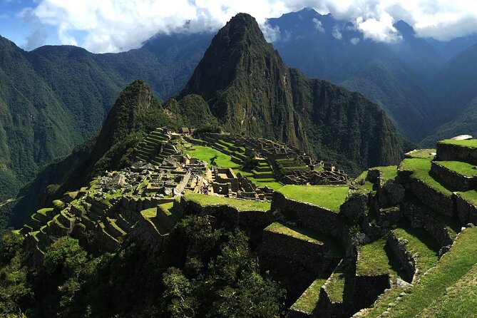 Short Inca Trail to Machu Picchu (2D-1N) - Guided Tour and Exploration