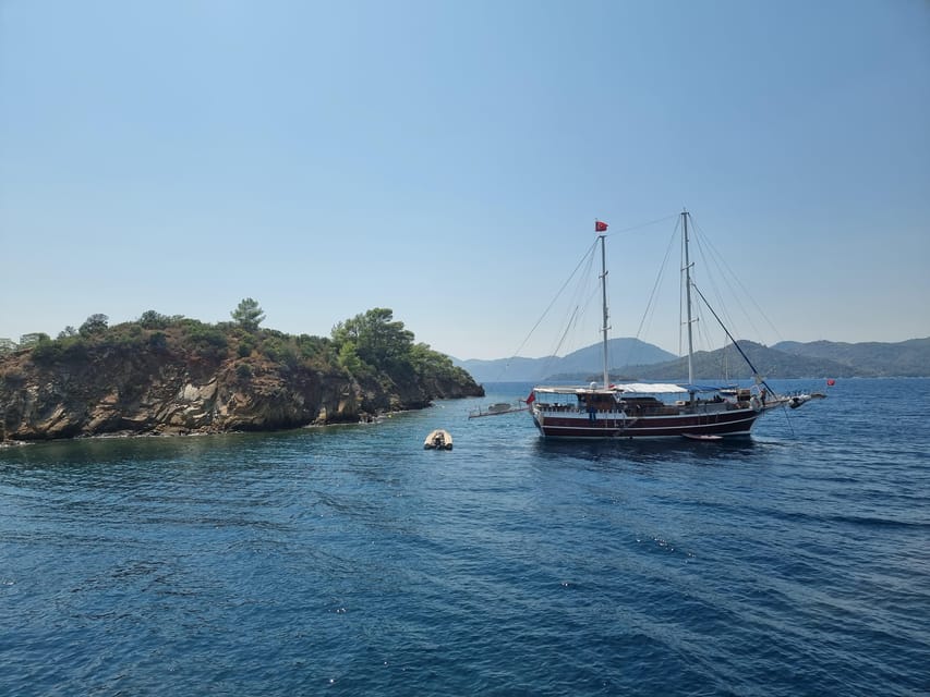 Side: Dolphin Island Boat Tour With BBQ Lunch - Safety Measures