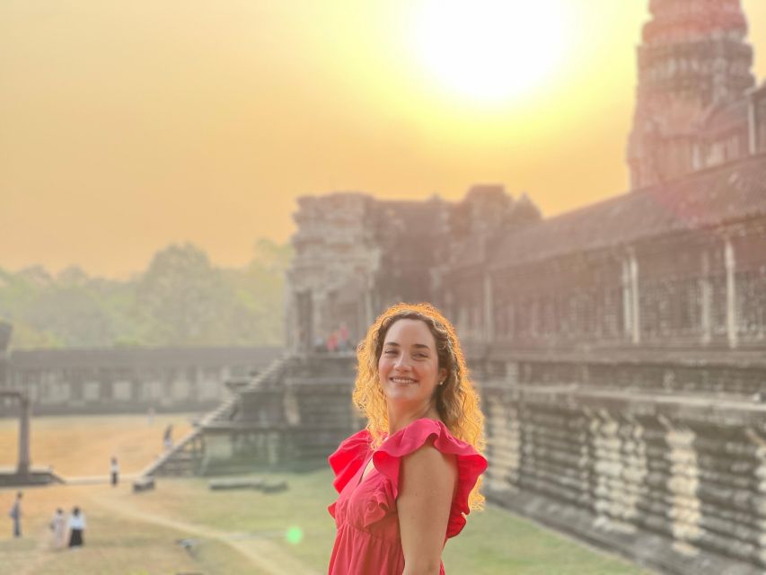 Siem Reap: Angkor Solo Traveler Private Sunrise Tour - Exploring Angkor Thom