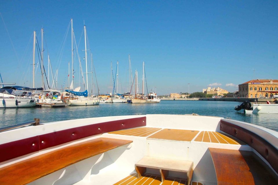 Siracusa: Ortygia Island Boat Tour With Grotto Visit - Unique Experiences on the Tour