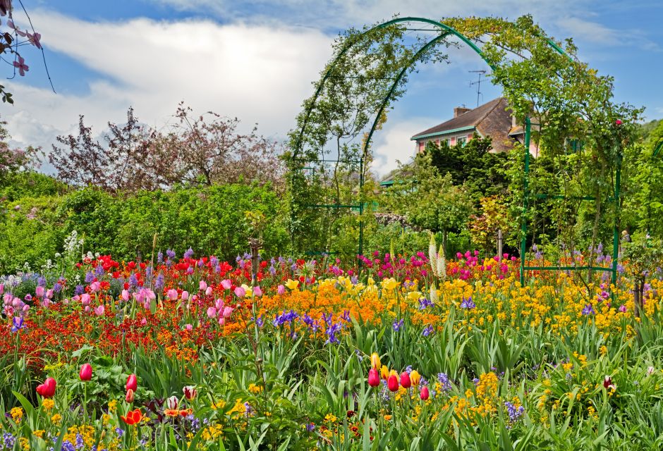 Small-Group Giverny and Van Goghs Room in Auvers From Paris - Important Information