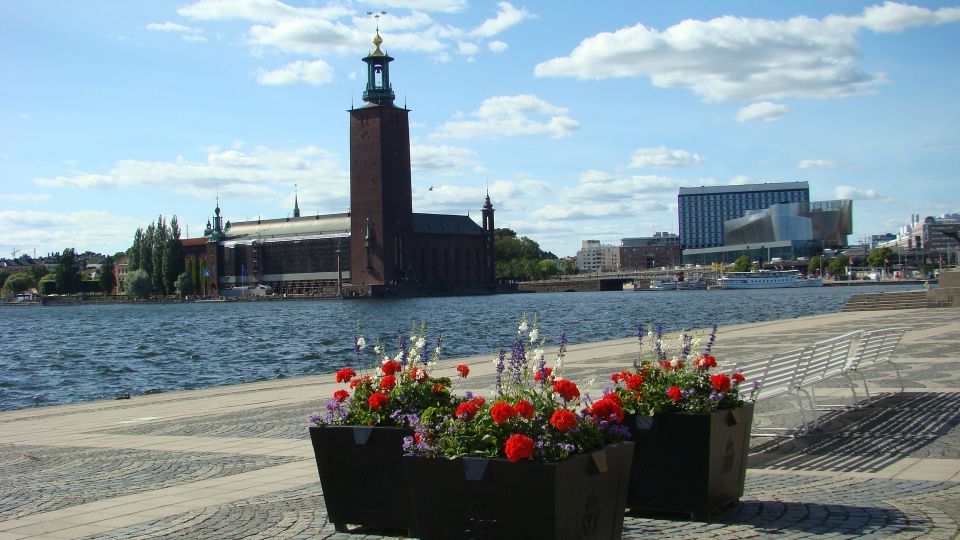 Stockholm: A Beauty On The Water - Old Town Walk & Boat Trip - Amenities Onboard