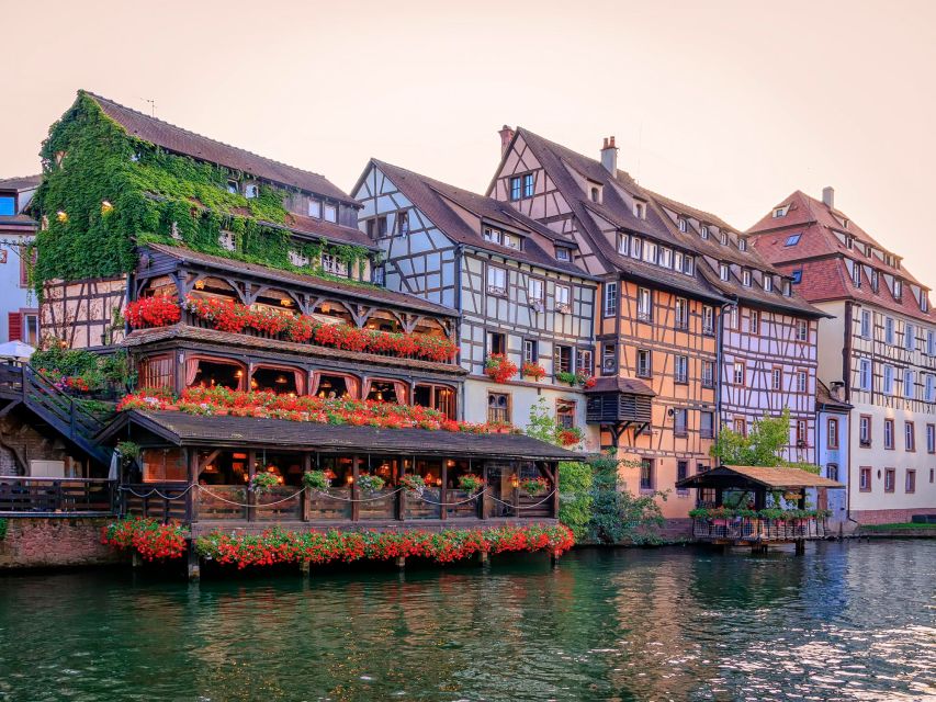 Strasbourg: Express Walk With a Local in 60 Minutes - Duration and Group Size