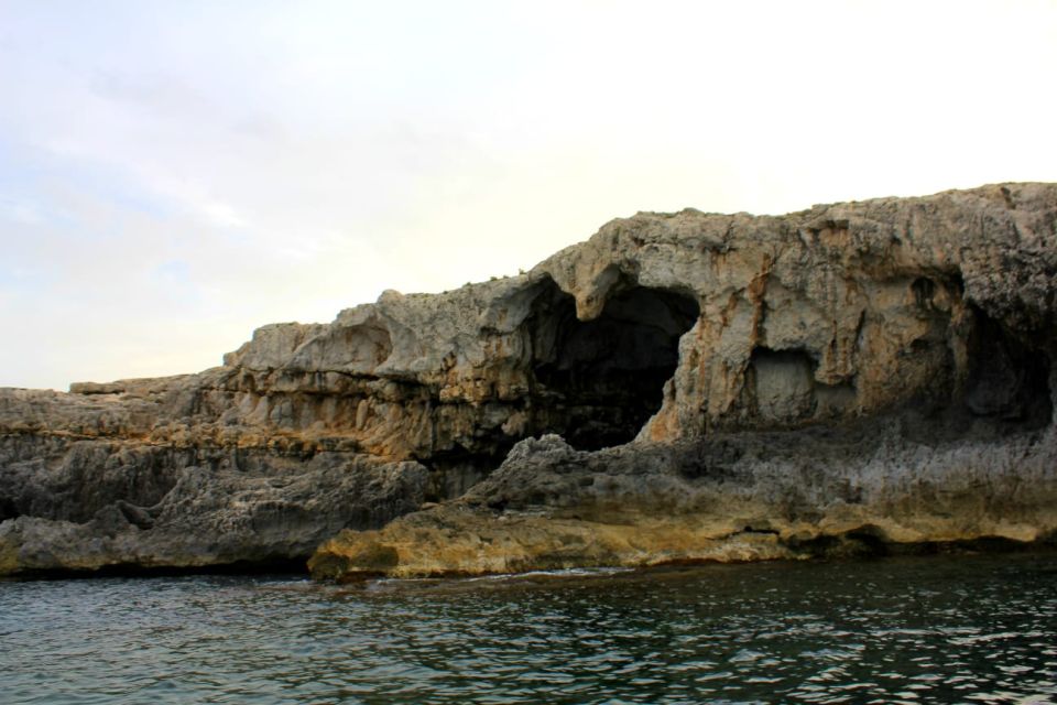 Syracuse: Ortigia Island and Sea Caves Boat Tour - Accessibility Information