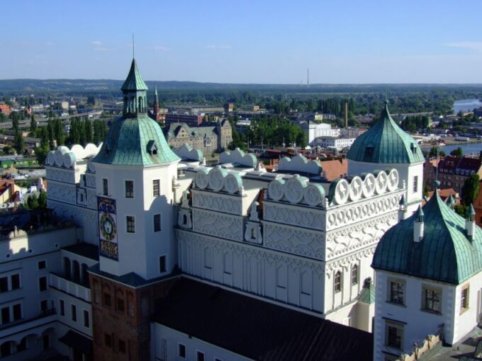 Szczecin: Medieval Old Town Private Walking Tour - Pricing and Cancellation Policy