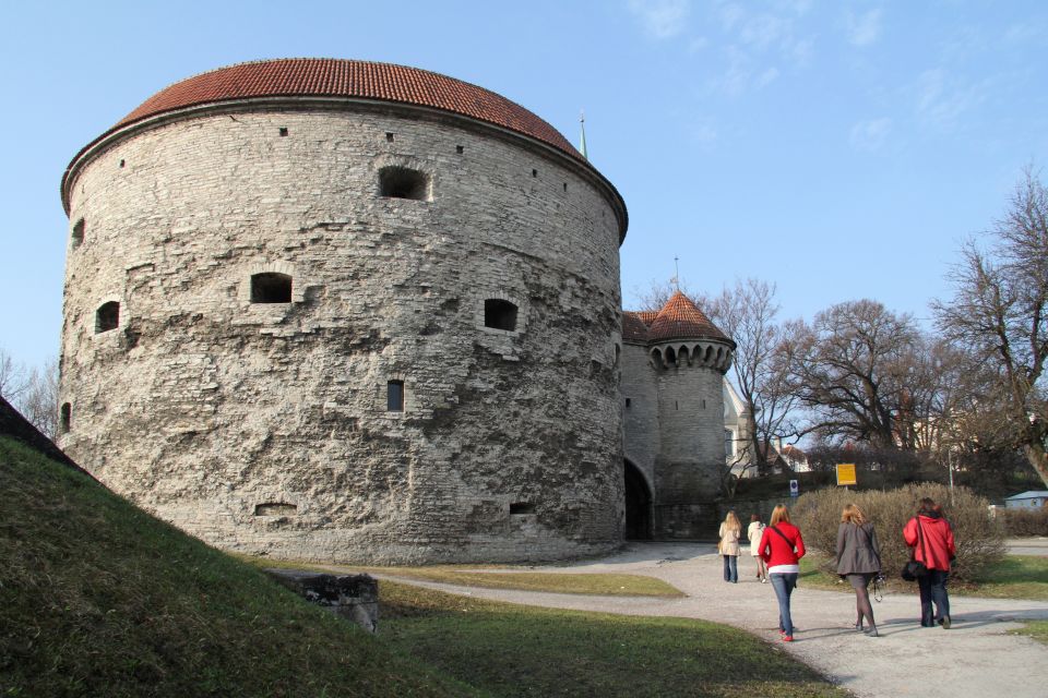 Tallinn: Highlights Shore Excursion With Return Transfer - Customer Experience and Feedback