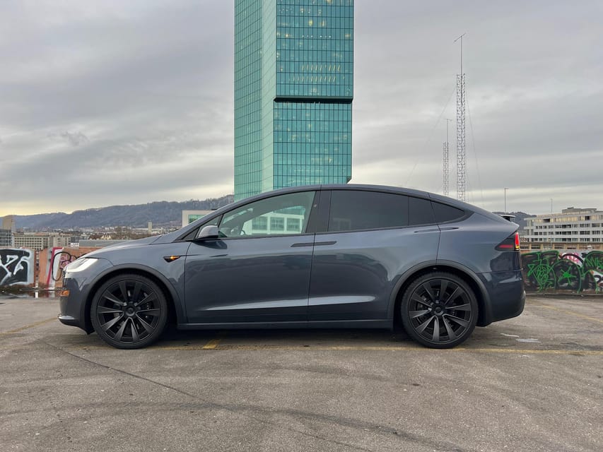 Tesla Transfer From Zurich to Lucerne, Switzerland - Driver Experience