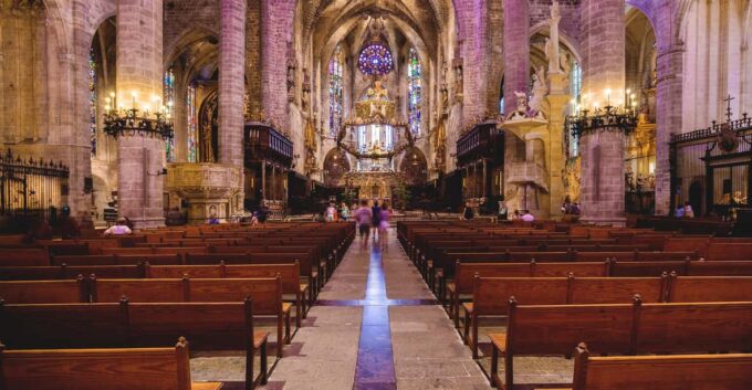 The Best of Palma: Boat Trip, Walking Tour and Cathedral - Panoramic Boat Trip Around Palma Bay